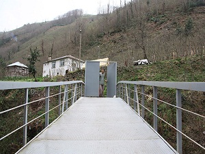 Köprüye Kapı Yaptırdı! İşte Nedeni
