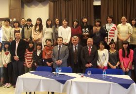 Japon Öğrenciler İslamı Öğreniyor