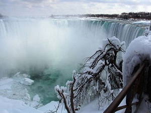 Niagara Şelalesi dondu