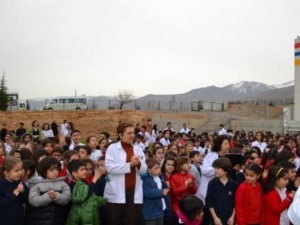 Öğrenciler Deprem Tatbikatında Heyecanlandı