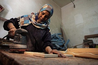 Gazzeli kadın marangoz