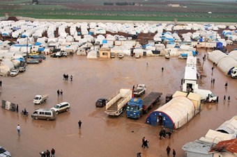 Suriye'de şiddetli yağış kamplarda yaşamı zorlaştırdı