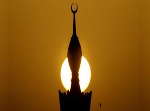 Çevresindekilerden etkilenerek Müslümanlığı seçti