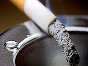 Sigara, diş eti iltihaplarını tetikliyor