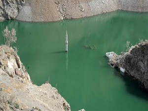 Su indi, cami minaresi ortaya çıktı
