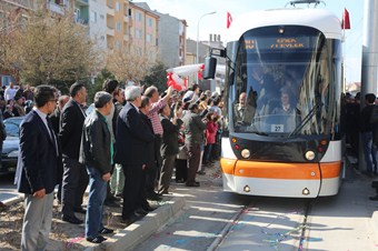71 Evler-Emek-Opera tramvay seferleri başladı