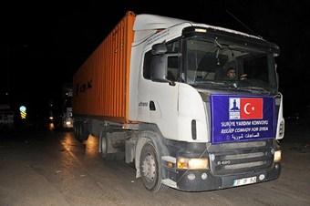 Suriye’ye yardım sürüyor
