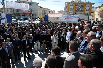 Pursaklar’dan Suriyelilere yardım TIR’ları yola çıktı