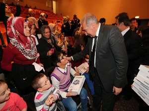 Tabletle eğitimde engelleri aşacaklar