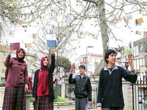 Ağaçlar kitap açtı