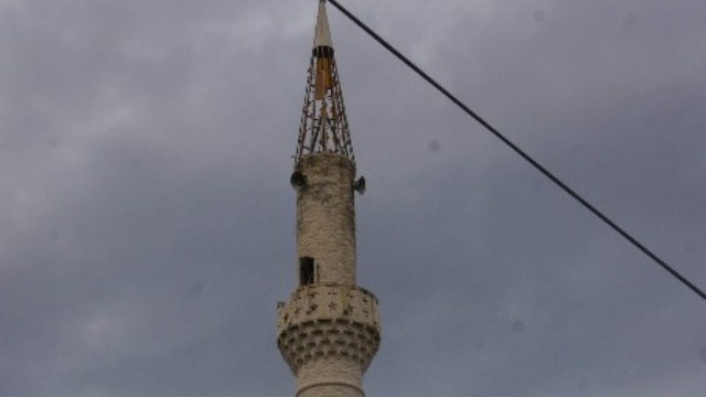 Kastamonu'da Camiye Düşen Yıldırım Korkuttu!