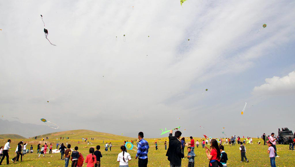 Cudi Dağı uçurtmalarla renklendi