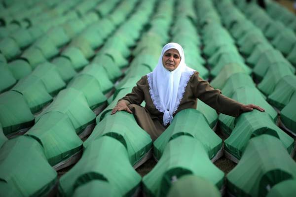 İnsanlar hissizleşti Srebrenitsa oyun oldu