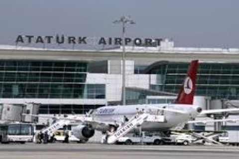 Uygur Türkleri 17 gündür havalimanında bekliyor