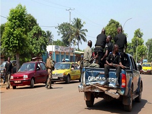 O. Afrika’da onbinlerce kişi sığınacak yer arıyor