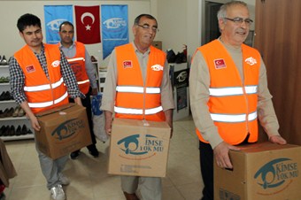 Suriyelilere yardım