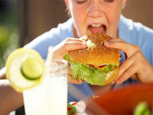 Yetersiz beslenme kilo aldırabilir