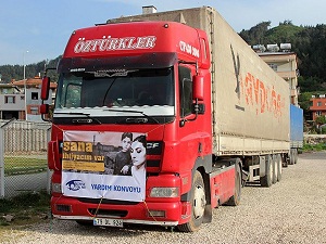 11 tırlık yardım malzemesi Hatay’a ulaştı