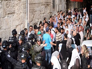 İsrail'den Mescid-i Aksa'da namaz engeli