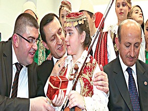 TİKA yetimlere de el uzattı