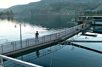 Halfeti modern bir marina ve deniz fenerine kavuştu