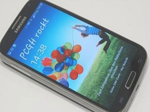 Galaxy S5 suya girdi kamerası 'patladı'