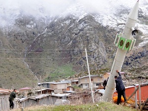 Minareyi kışın yatırıp, yazın kaldırıyorlar