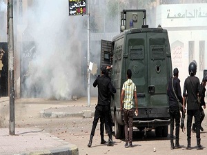 Mısır'da darbe karşıtı öğrencilerden gösteri