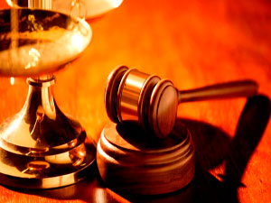 Bayrak indirene 18 yıl hapis istemi