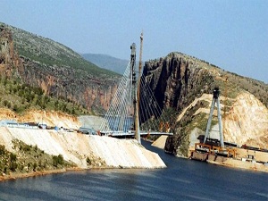 2 saatlik yolu 5 dakikaya düşüren köprü Ekim'de bitiyor