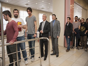 AÜ 1 liraya akşam yemeği başlattı