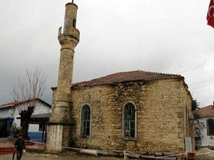 Asırlık cami yıkıldı yıkılacak