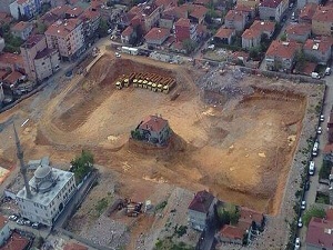 Kentsel dönüşüme direnen ev