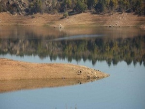 Karakaya Barajı'nda sular çekildi