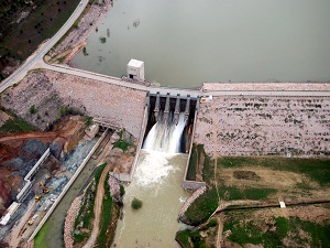 225 milyon liralık sulama barajını sanayi atıkları kirletiyor