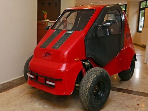 Türkiye'nin ilk 4 tekerlekli elektrikli otomobili: DEMOBİL