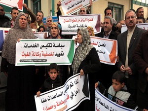 Filistinli mültecilerden BM önünde protesto