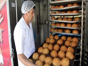 Suriyelilerin ekmeği Türk Kızılayı'ndan