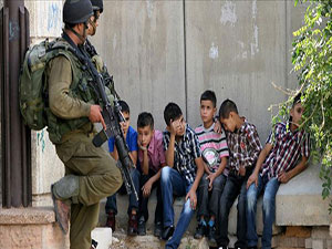 İsrail Filistinli çocuklara hücre hapsi veriyor