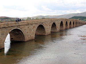 Tarihi Kesik Köprü restore ediliyor