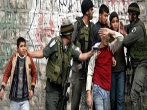 İsrail hapishanelerinde 200 çocuk...