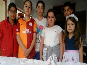 Çocuklar Soma için para topladı