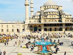 Yeni Cami ve Mısır Çarşısı’na yeni meydan