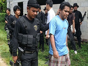 Malezya-Tayland sınırına çit çekiliyor