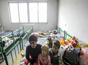 Bosna Hersek için 100 tır mobilya