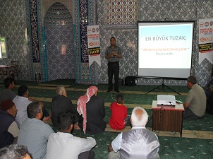 Cuma namazı öncesi camide uyuşturucu semineri