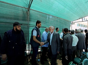 Heniye Gazze'de kurulan taziye çadırını ziyaret etti