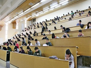 Türkiye'de 20 üniversiteliye bir akademisyen düşüyor