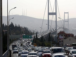 Bakan Elvan: 60 yıl yaşayan İstanbullu 4 yılını trafikte geçiriyor