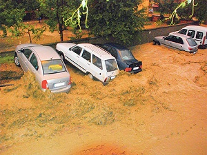 30 dakikalık yağmur Çorum'u felç etti